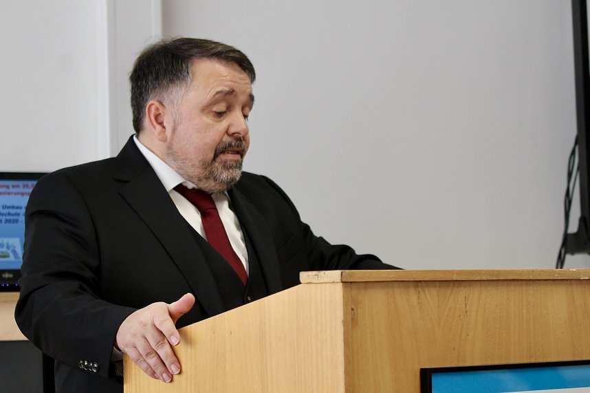 Einweihungsfeier nach Schulsanierung der Regelschule "Novalis" in Bad Tennstedt - Schulleiter Matthias Ziegler