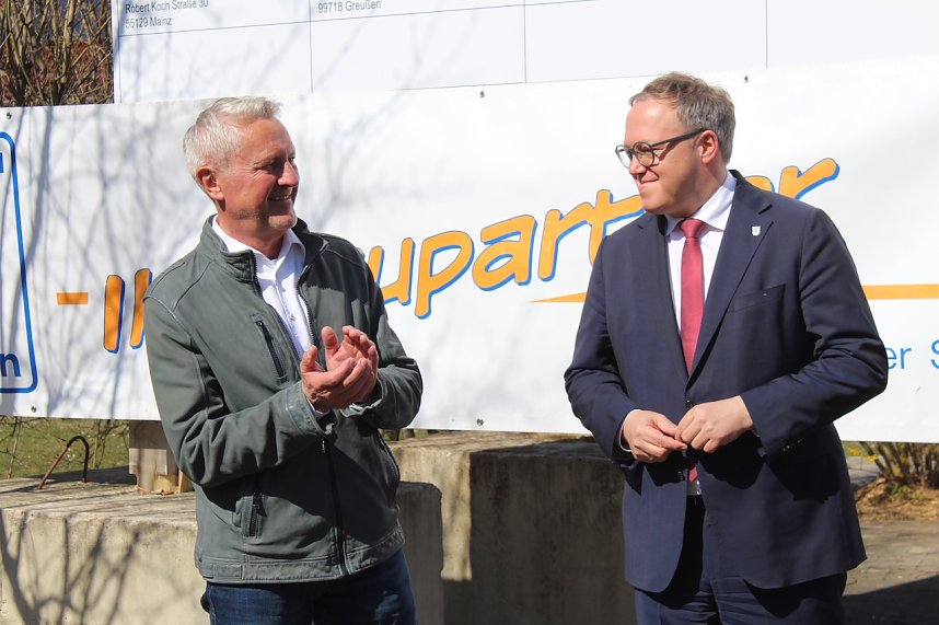 Spatenstich f&uuml;r Zweisporthalle in Herbsleben