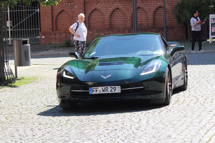 Einhundertundsechzig Corvette zu Besuch in Bad Langensalza