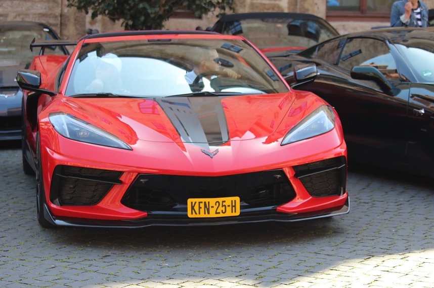 Einhundertundsechzig Corvette zu Besuch in Bad Langensalza