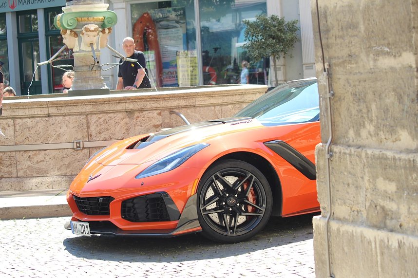 Einhundertundsechzig Corvette zu Besuch in Bad Langensalza