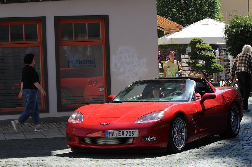 Einhundertundsechzig Corvette zu Besuch in Bad Langensalza