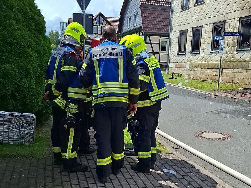 In Menteroda geriet am Donnerstag ein Wohnhaus in Brand.