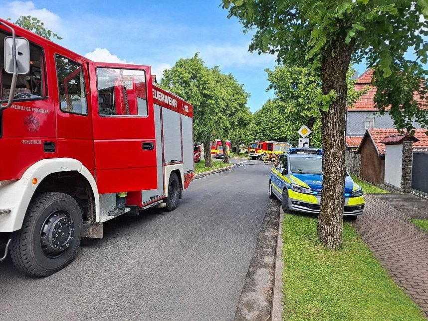 In Menteroda geriet am Donnerstag ein Wohnhaus in Brand.