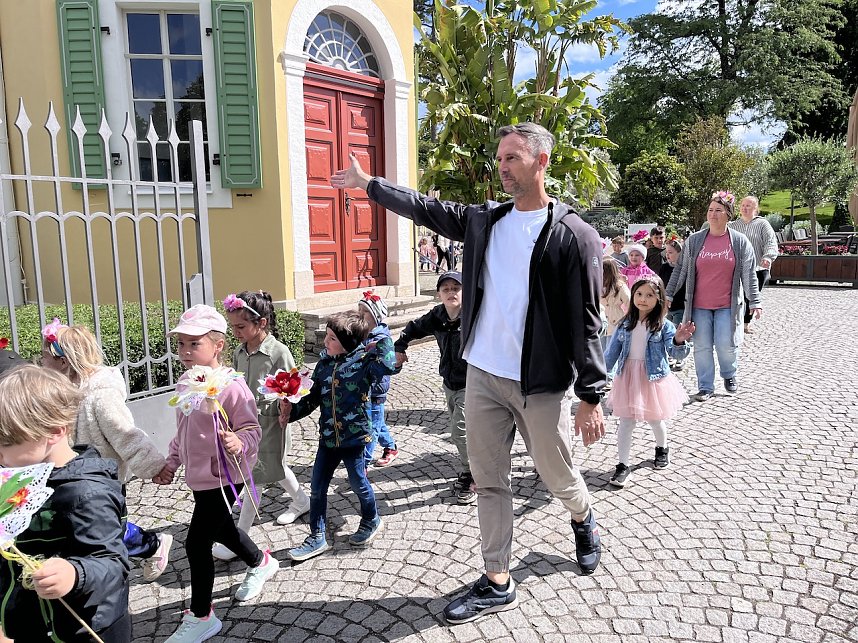 Kinderumzug der Anni-Berger-Stiftung durch Bad Langensalza