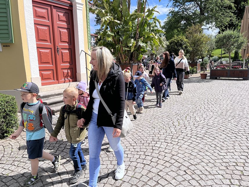 Kinderumzug der Anni-Berger-Stiftung durch Bad Langensalza