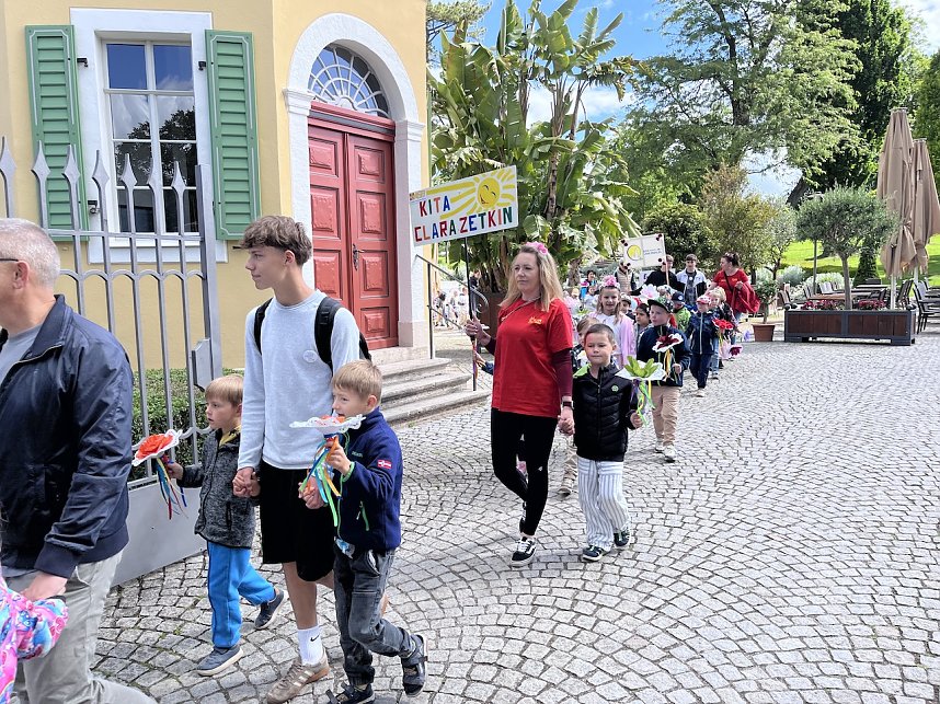 Kinderumzug der Anni-Berger-Stiftung durch Bad Langensalza