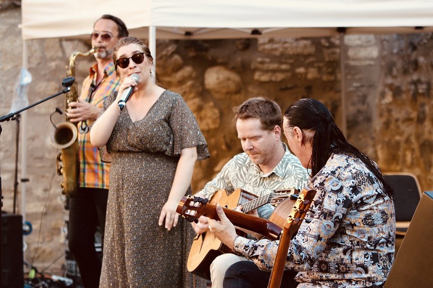 Lulo Reinhardt & Brise Manouche im Kreuzgang des Augustinerklosters in  Bad Langensalza