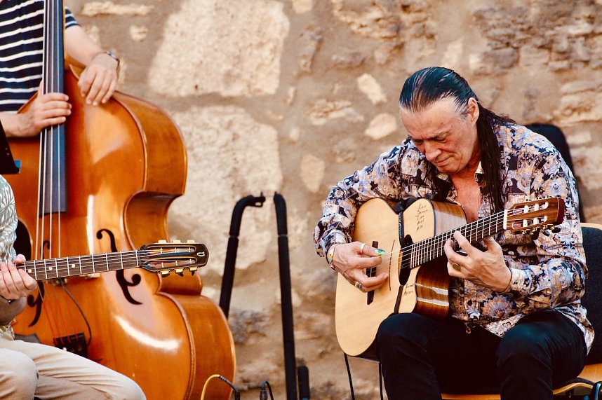Lulo Reinhardt & Brise Manouche im Kreuzgang des Augustinerklosters in  Bad Langensalza