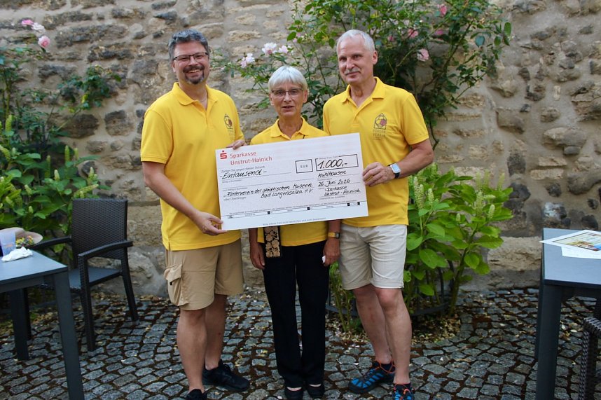 li. Patrick Kosiol (Schatzmeister Museumsvereins); Vorsitzende des F&ouml;rdervereins der st&auml;dtischen Museen Bad Langensalza, Sabine Tominski (Mitte); Mitglied Thomas Puhl