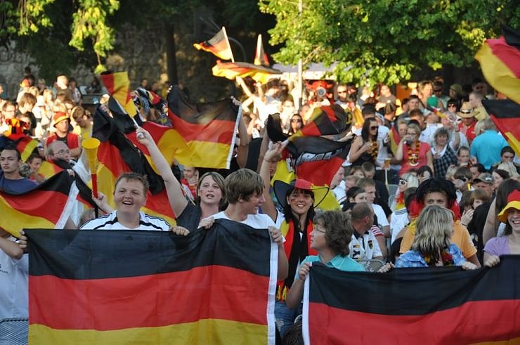 Public Viewing auf den Petersberg