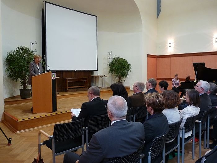 Bibliothekspreis &uuml;bergeben