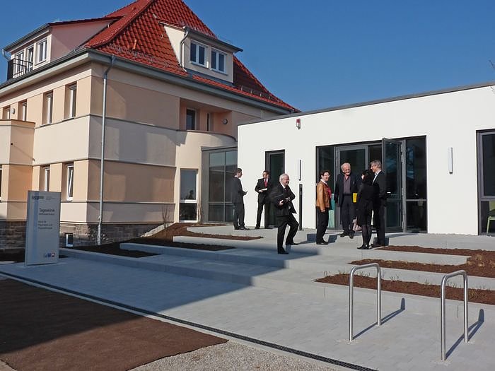 Bald erste Patienten