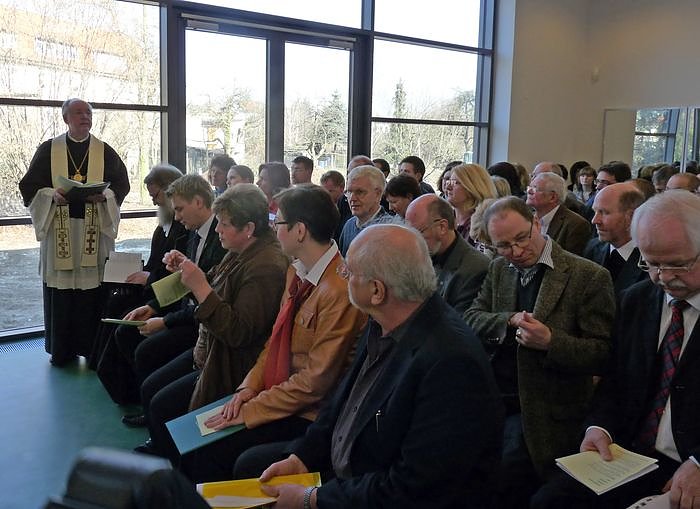 Bald erste Patienten